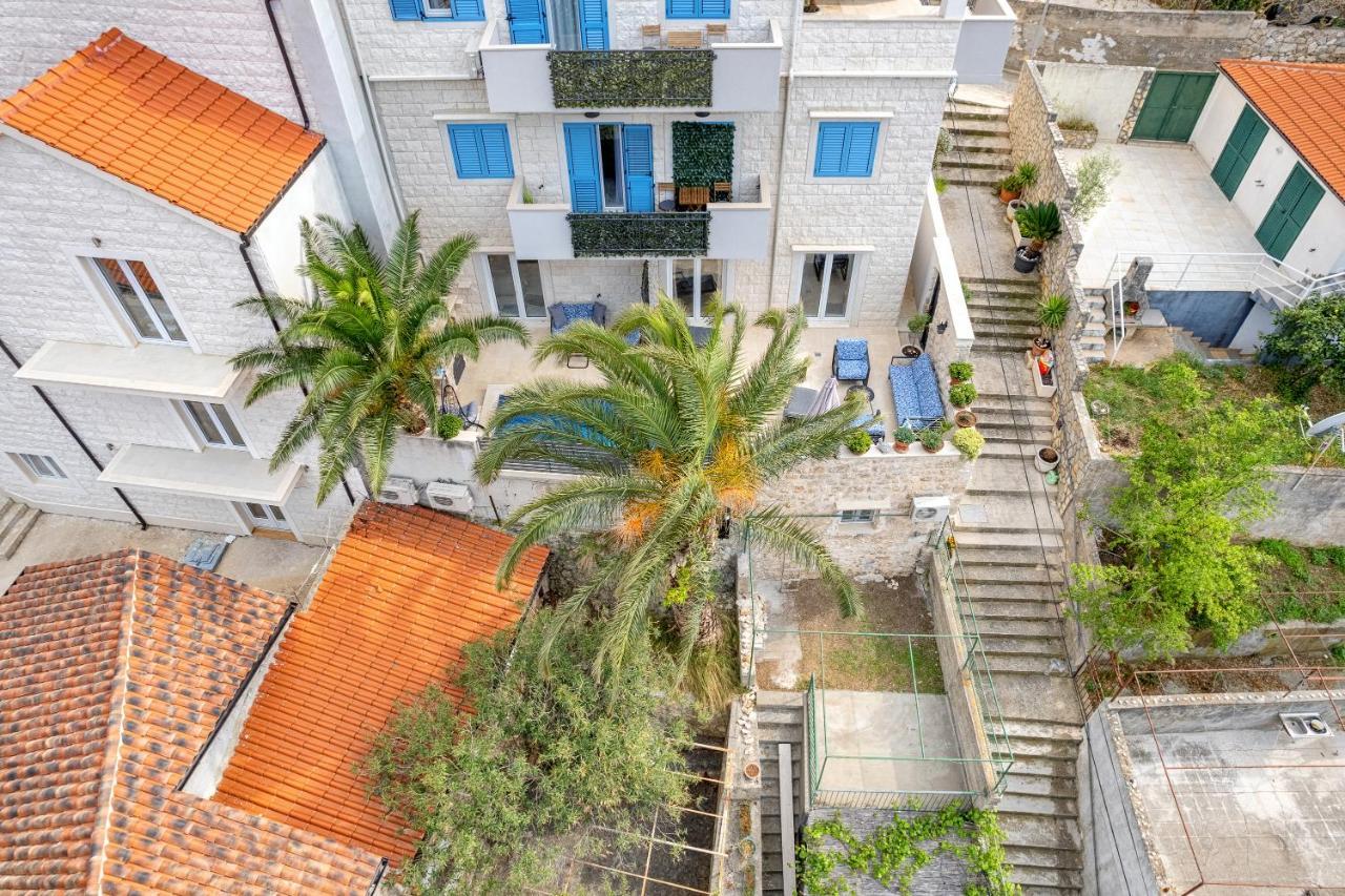 Villa Capitis In The Center- Luxury Apartment With Swimming Pool Hvar Town Bagian luar foto