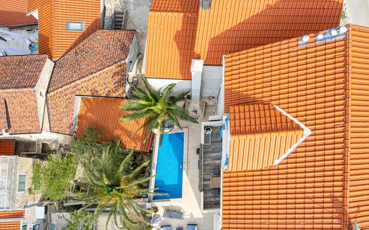 Villa Capitis In The Center- Luxury Apartment With Swimming Pool Hvar Town Bagian luar foto