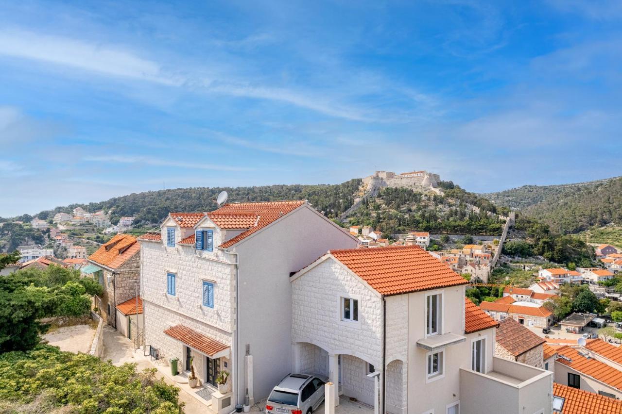 Villa Capitis In The Center- Luxury Apartment With Swimming Pool Hvar Town Bagian luar foto