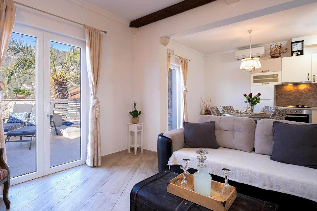 Villa Capitis In The Center- Luxury Apartment With Swimming Pool Hvar Town Bagian luar foto
