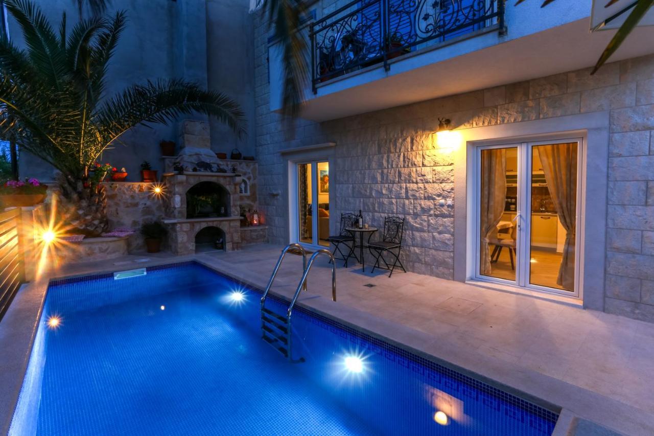 Villa Capitis In The Center- Luxury Apartment With Swimming Pool Hvar Town Bagian luar foto