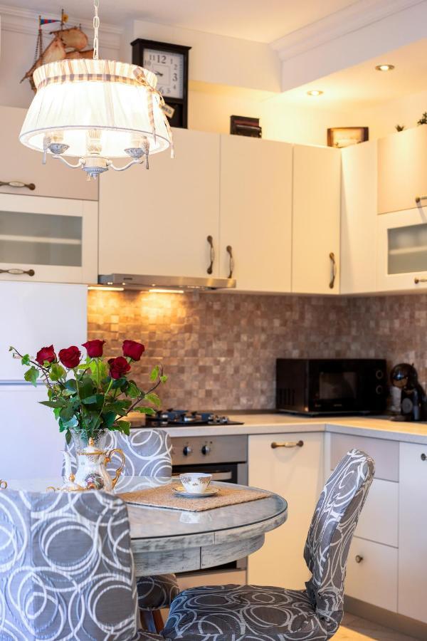 Villa Capitis In The Center- Luxury Apartment With Swimming Pool Hvar Town Bagian luar foto