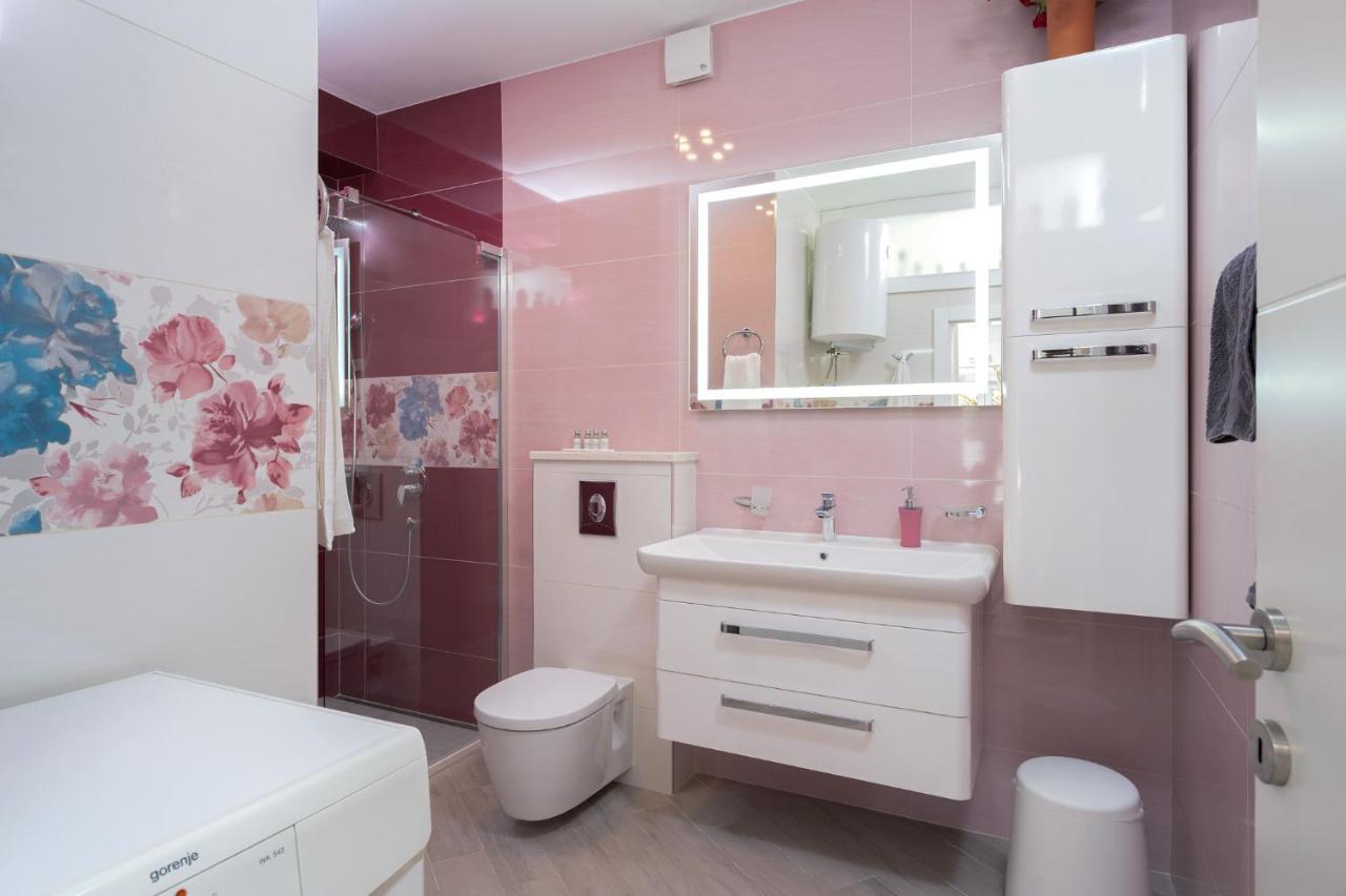 Villa Capitis In The Center- Luxury Apartment With Swimming Pool Hvar Town Bagian luar foto