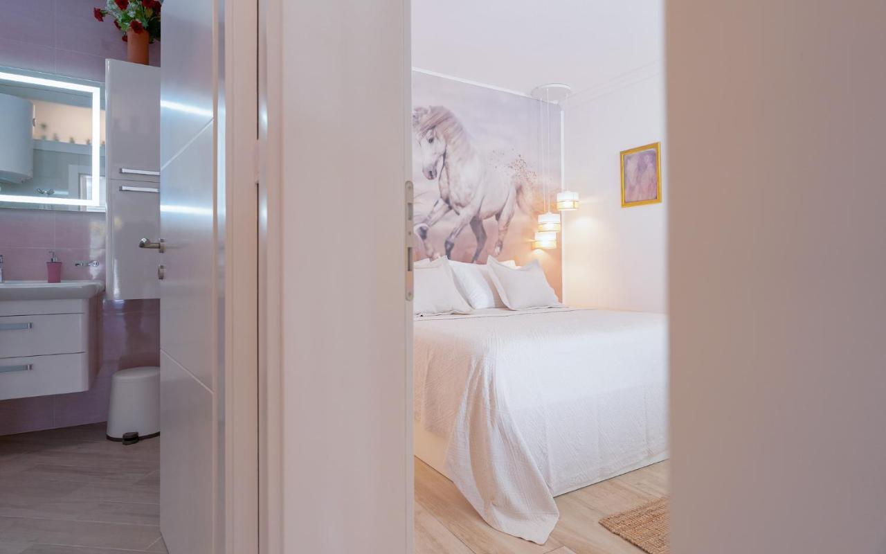 Villa Capitis In The Center- Luxury Apartment With Swimming Pool Hvar Town Bagian luar foto