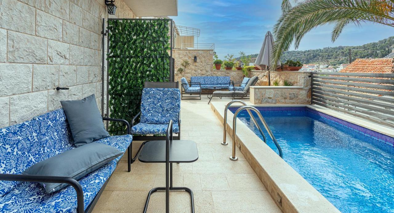 Villa Capitis In The Center- Luxury Apartment With Swimming Pool Hvar Town Bagian luar foto